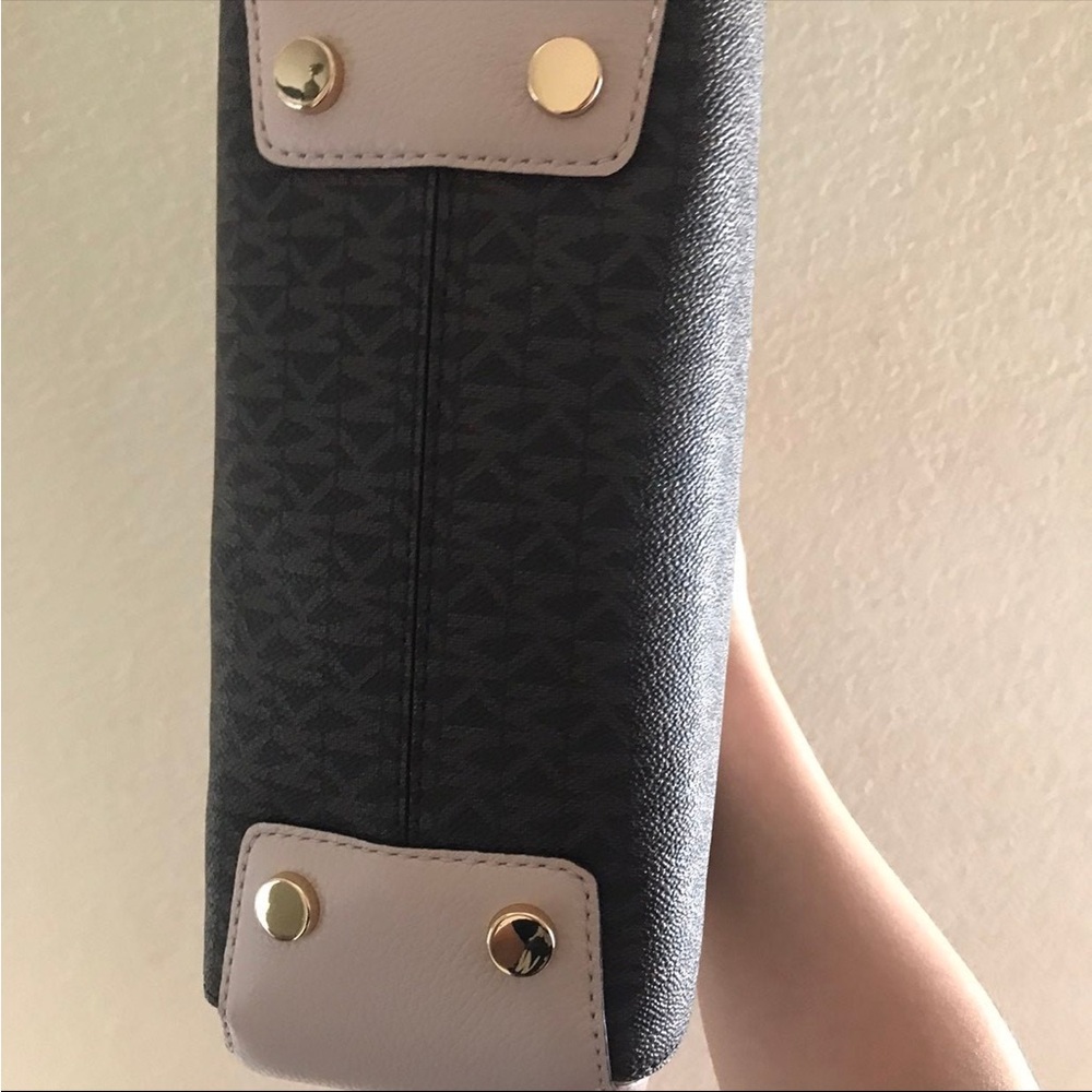 Michael Kors Set - Picture 10 of 13
